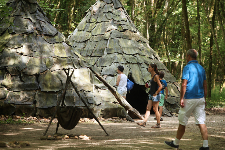 Huttes et modes de cuisson PREHISTO PARC – La Préhistoire comme si vous y étiez de Neandertal à Cro-Magnon